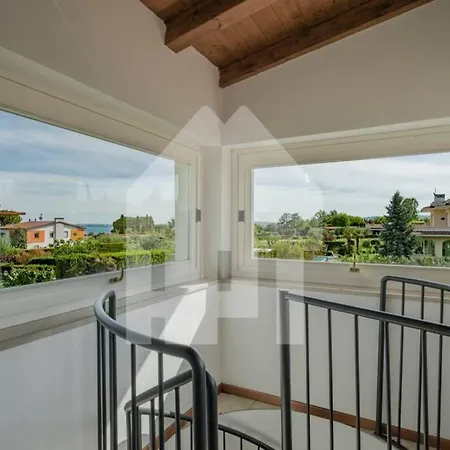 Apt24 - Fellini Villa